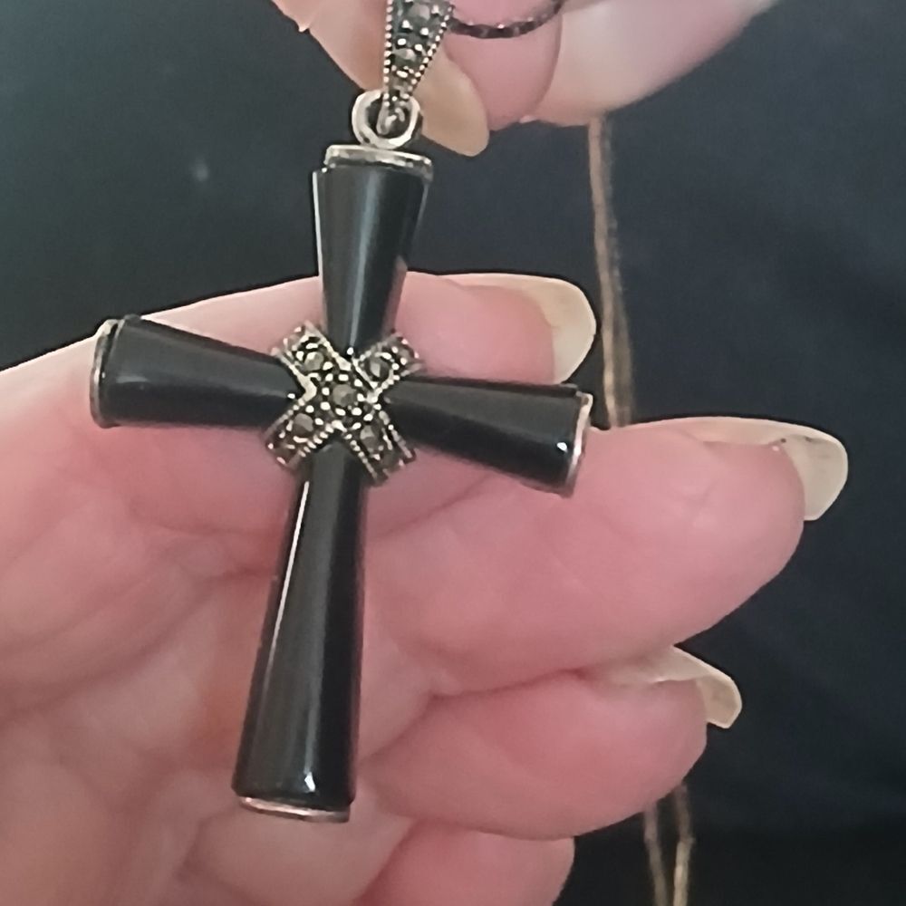 Vintage Necklace 925 Silver Marcasite and Black Onyx Crucifix Cross Estate Item